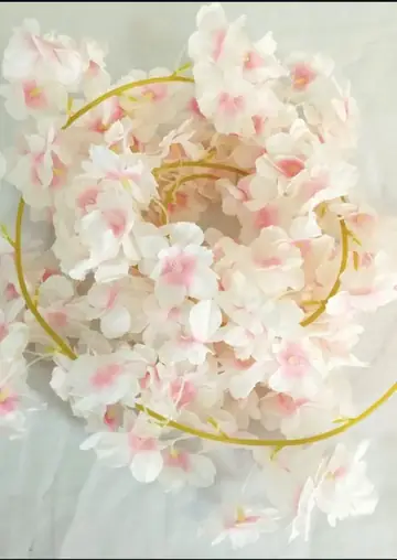 Enredadera artificial con flor de cerezo